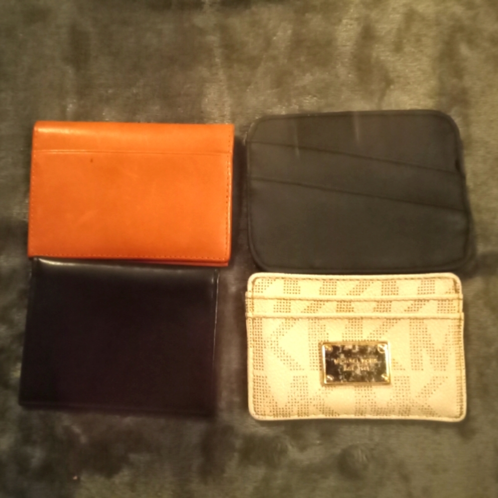 4 Card holder/ID Wallets